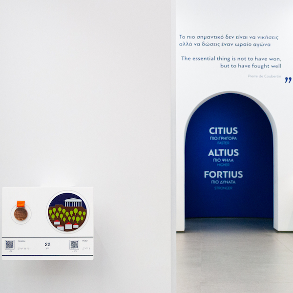 Photo from the Listen to Our Story project of the Athens Olympic Museum. Detail of the tactile station bearing the medal of a Paralympic athlete.